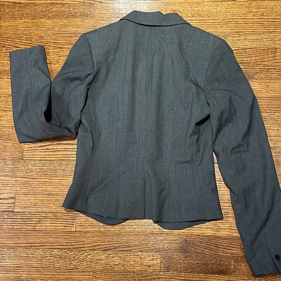 H&M medium gray women’s blazer – size 4 - Picture 3 of 3
